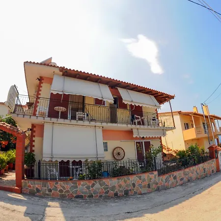 Nefeli 3* بيفكي